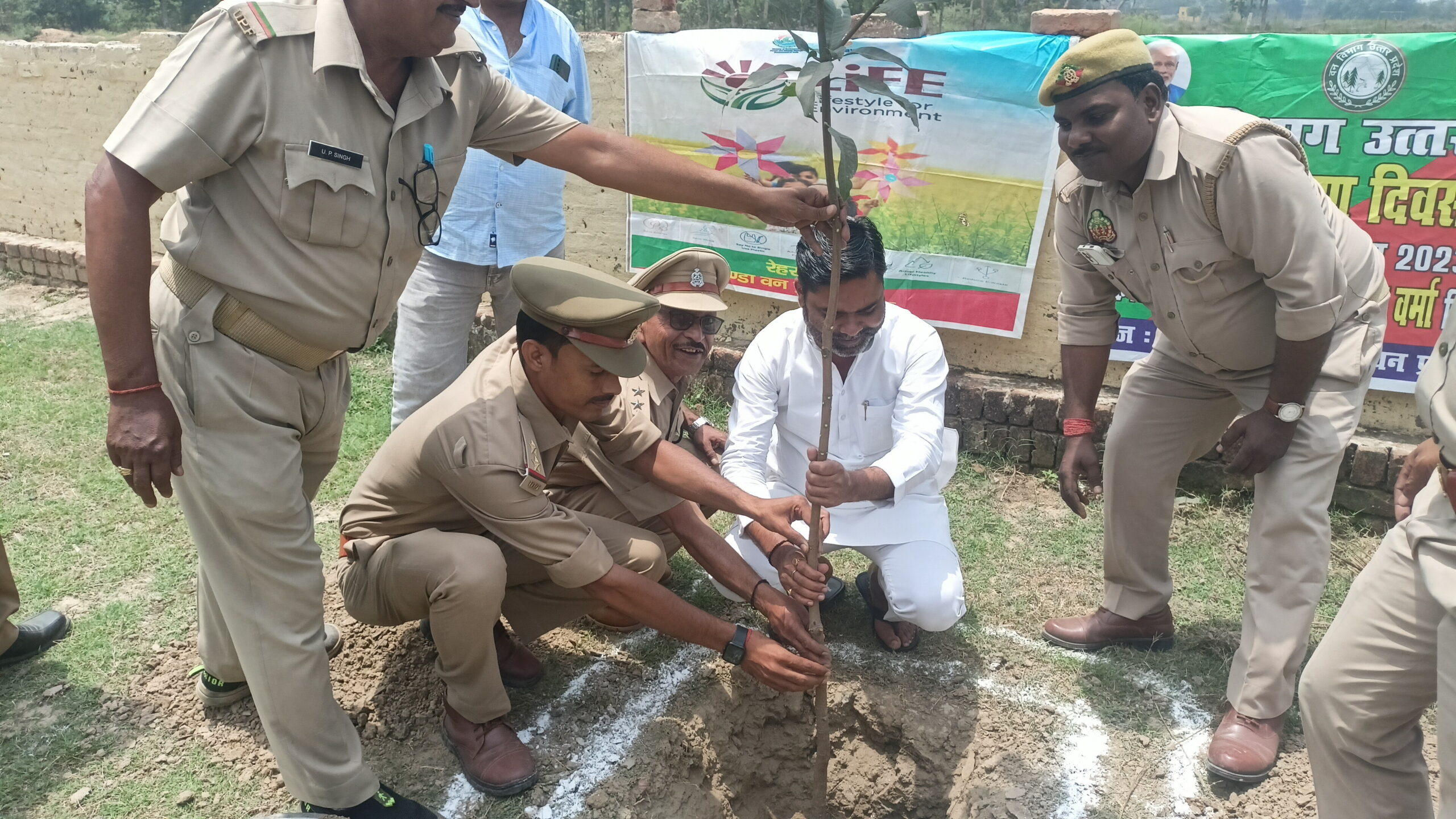 विधायक ने वृक्षारोपण कर किया विश्व पर्यावरण दिवस कार्यक्रम का शुभारंभ